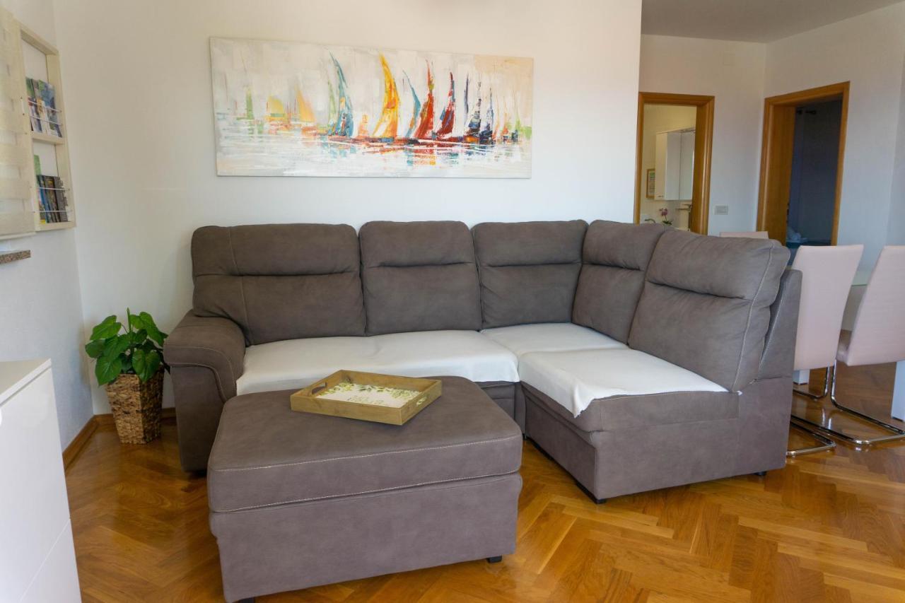 Apartment Jadran Malinska Exterior photo